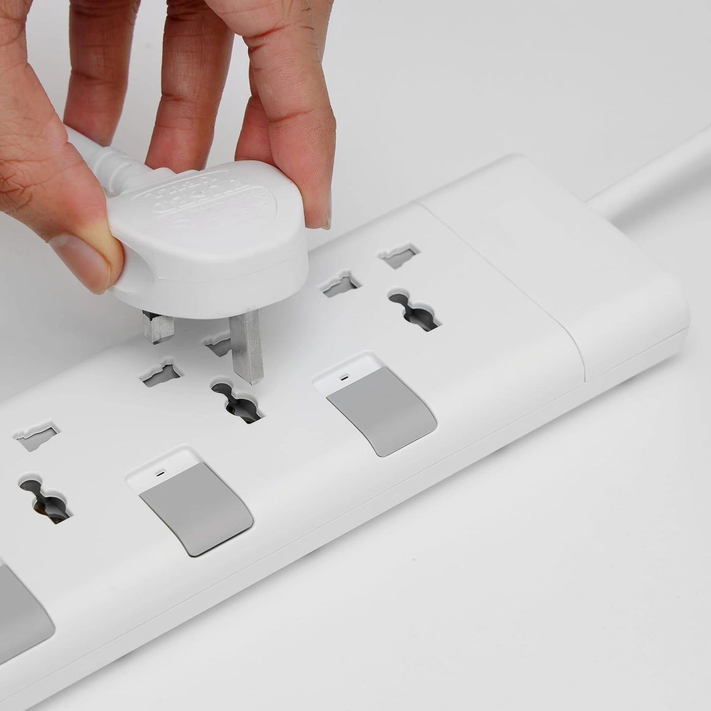 Elsewedy Universal Surge Protector Extension Lead - 4/3 Outlets with 3 USB Ports, Individual Switches & Overload Protection (3M/5M Cord)
