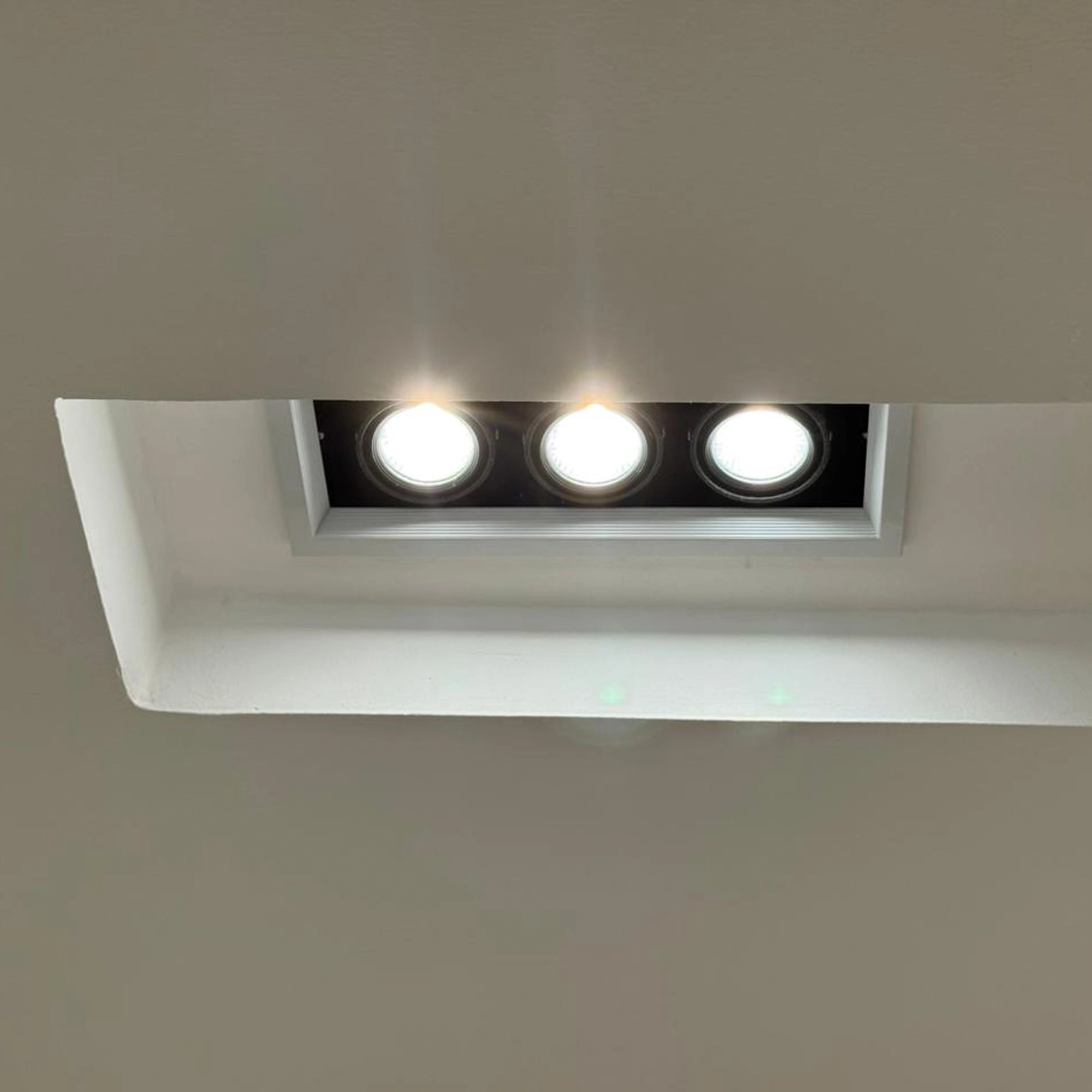 Square White and Black Matte Recessed Spotlight Frame 3xMR16 Fixture Aluminum Frame Recessed Spotlight Including GU10 Socket for LED, Halogen Ceiling Spot Recessed Lights Hole H-700-3-SQ-WH+BK - Image 6