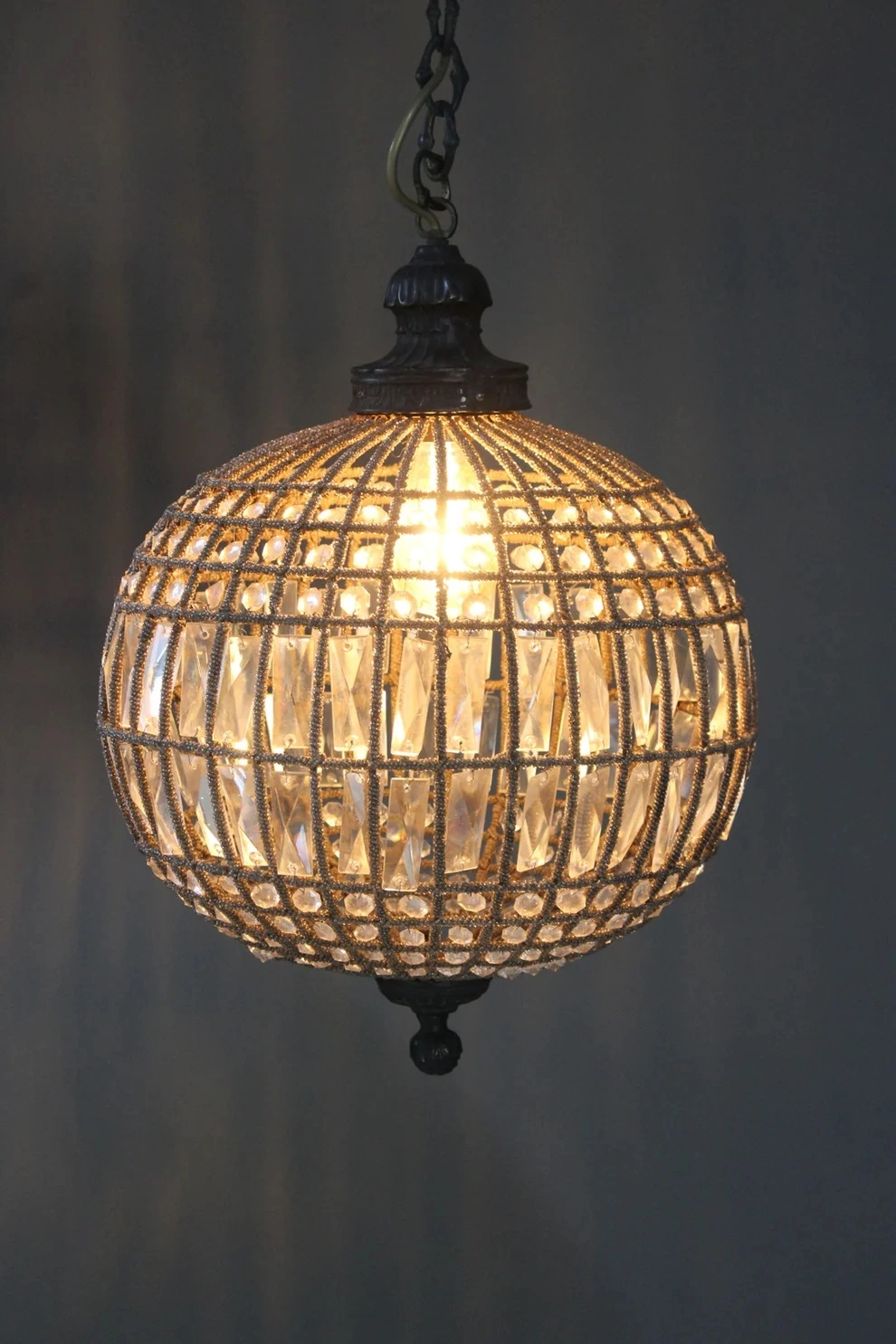 Antique Crystal Globe Chandelier, Adjustable Crystal Sphere Classic Pendant Light Fixture for Living Room Kitchen Island Bronze YG1010/30B-Elsewedy